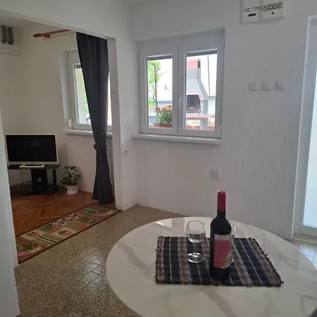 Matea Apartment *